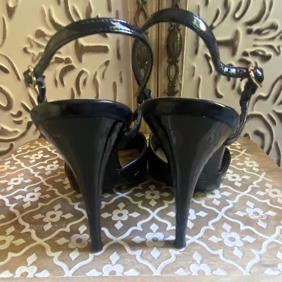 Faux Patent Leather Open-toe Shoes with Rose Detail, Size 8 - Picture 3 of 8